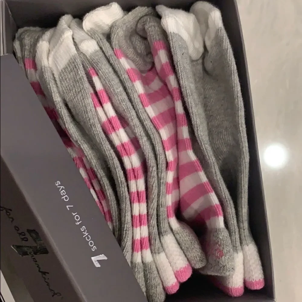 🎉1 hr sale 🎉Socks set 7 - Picture 2 of 4